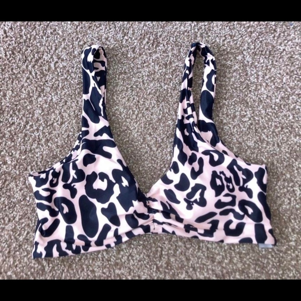 SHEIN Leopard Bikini Top
